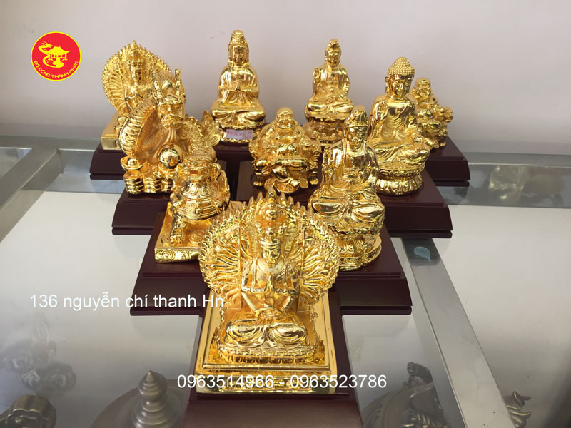 Tượng Phật Bằng Đồng Mạ vàng Để Ô Tô Hà Nội