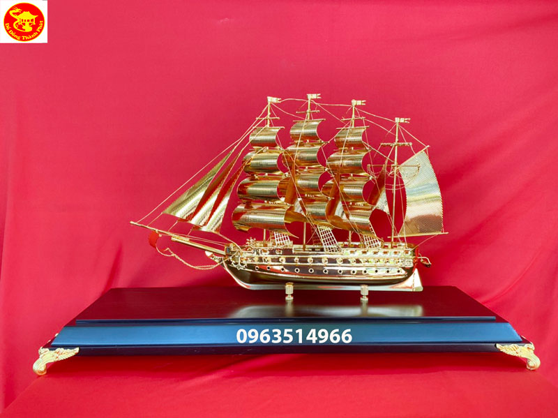 mô hình thuyền buồm mạ vàng 24 k cao cấp