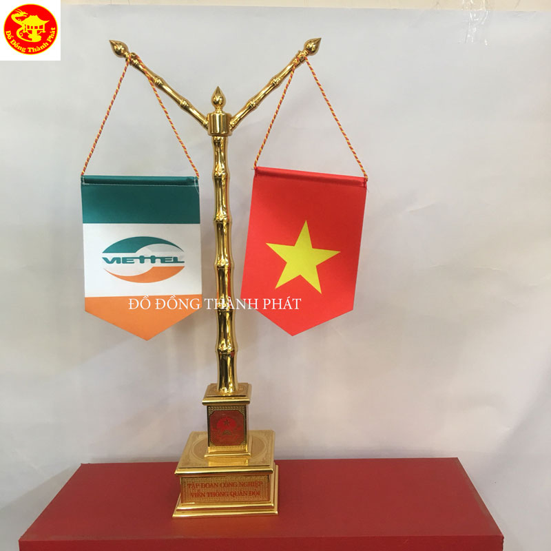 Cột Cờ Bằng Đồng Mạ Vàng 24 k
