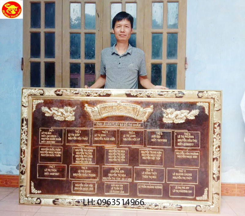 hoàn thiện bộ gia phả bằng đồng cho anh khách tại hà nội
