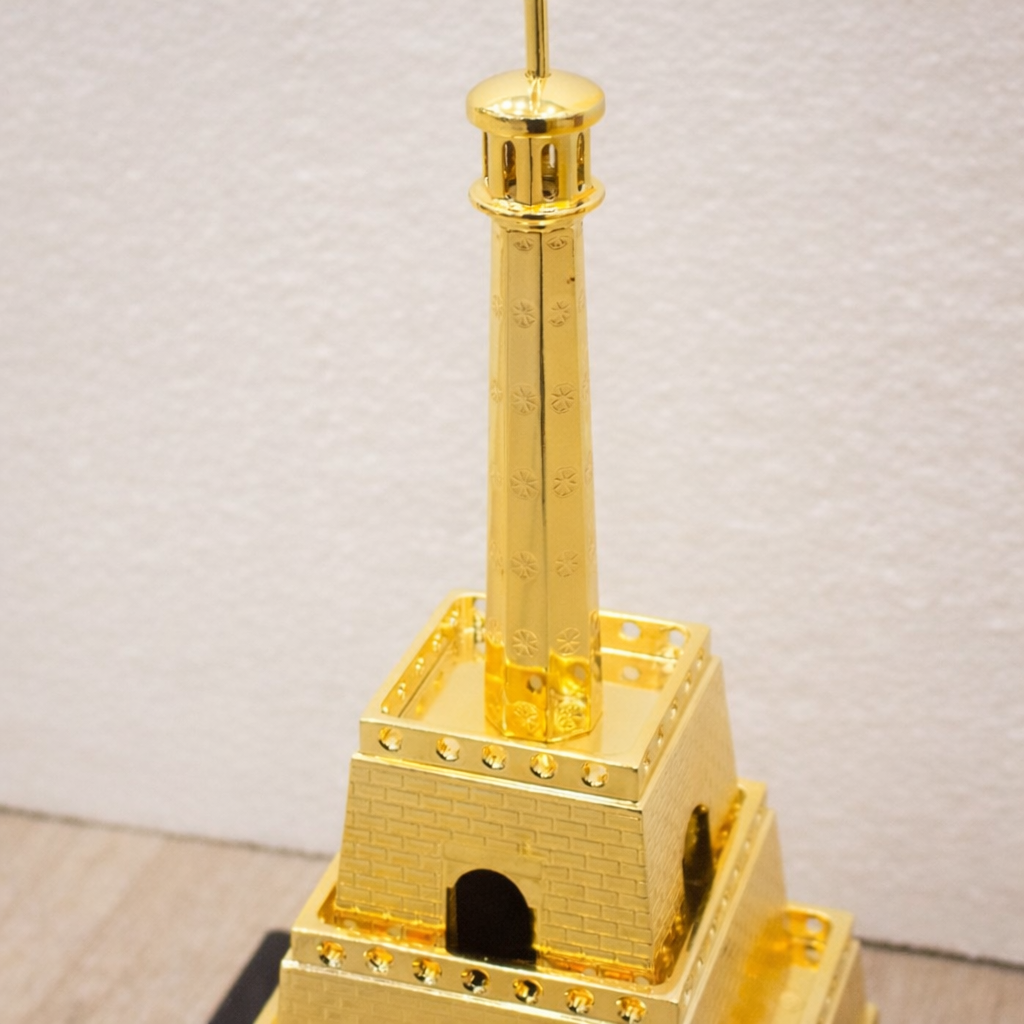 cột cờ bằng đồng mạ vàng 24 k