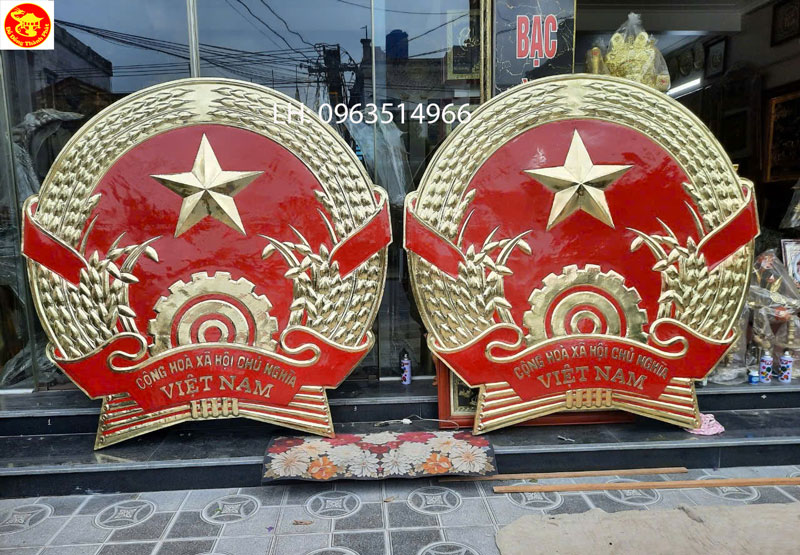hoàn thiện hai quốc huy bằng đồng dk 90 cm