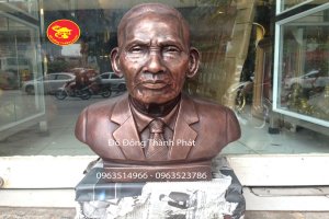 Đúc Tượng Chân Dung Bán Thân Đồng Đỏ