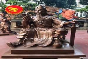 Đúc Tượng Quan Công Đọc Sách
